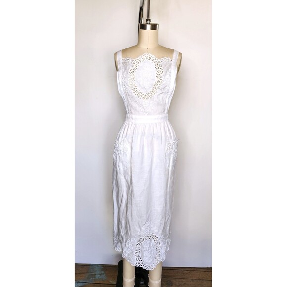 White LINEN Embroidered Apron - Cross Back - Cottage French Country Kitchen 50s - Picture 9 of 10